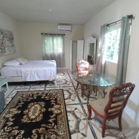 אוצ'ו ריוס Grace Garden Guesthouse מראה חיצוני תמונה