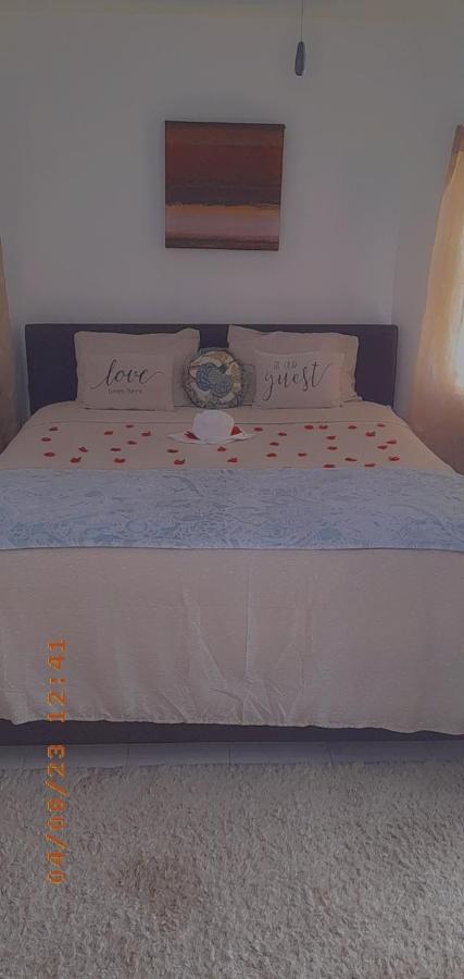 אוצ'ו ריוס Grace Garden Guesthouse מראה חיצוני תמונה